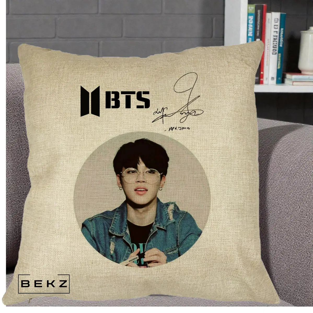 Perna Decorativa BTS Jimin Portret Cerc Logo Autograf Geaca, 40x40 cm, Crem, Husa Detasabila, Perna, BEKZ®