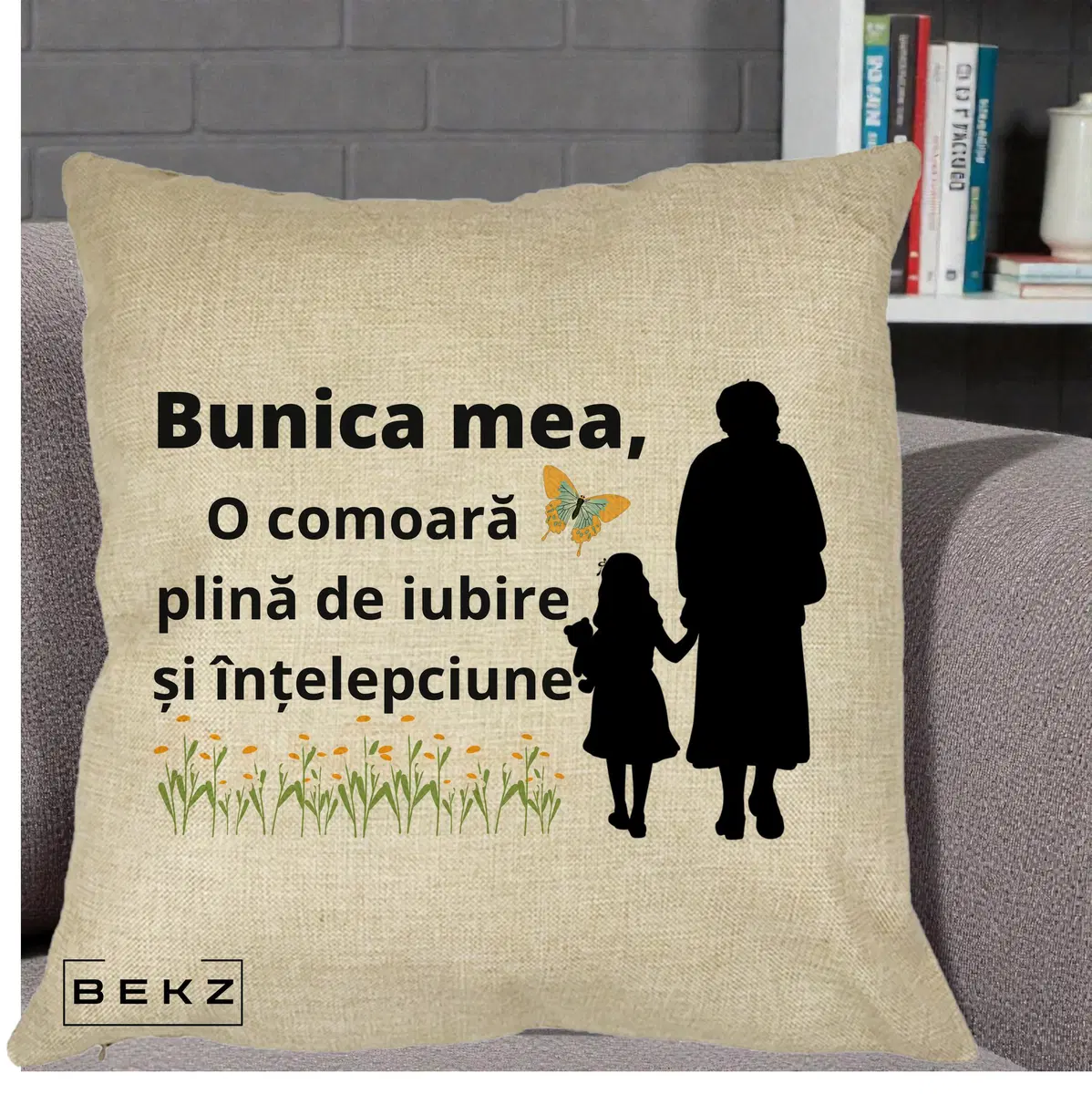 Perna Decorativa Bunica Mea Comoara Iubire Intelepciune Varianta Extinsa, 40x40 cm, Crem, Husa Detasabila, Perna, BEKZ®