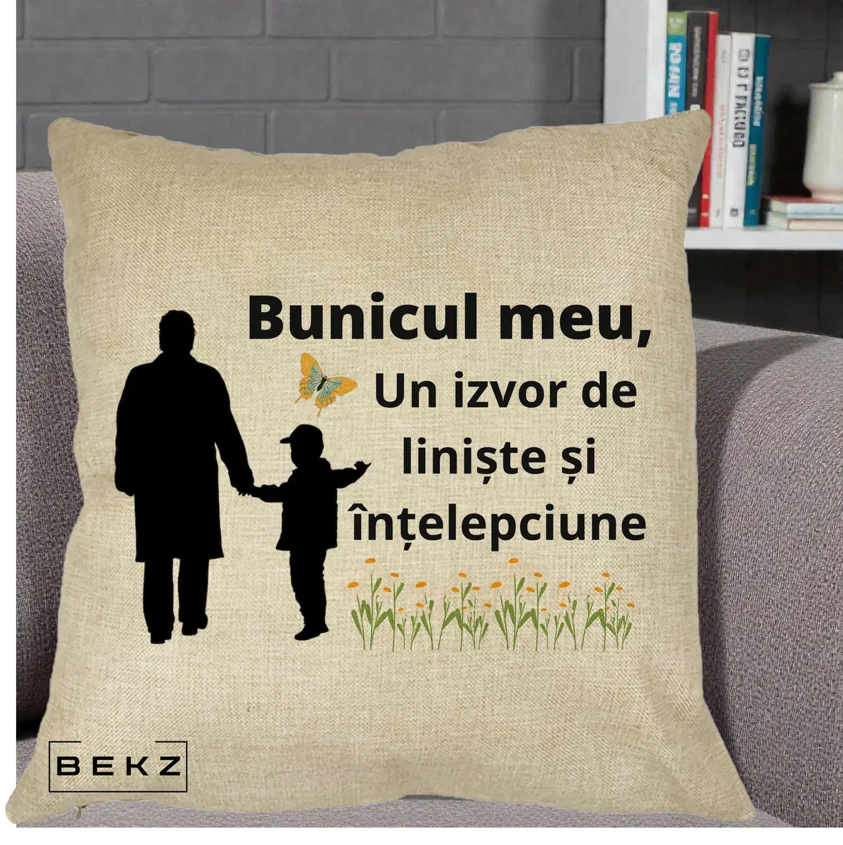 Perna Decorativa Bunicul Meu Izvor de Liniste cu Fluture si Baietel, 40x40 cm, Crem, Husa Detasabila, Perna, BEKZ®