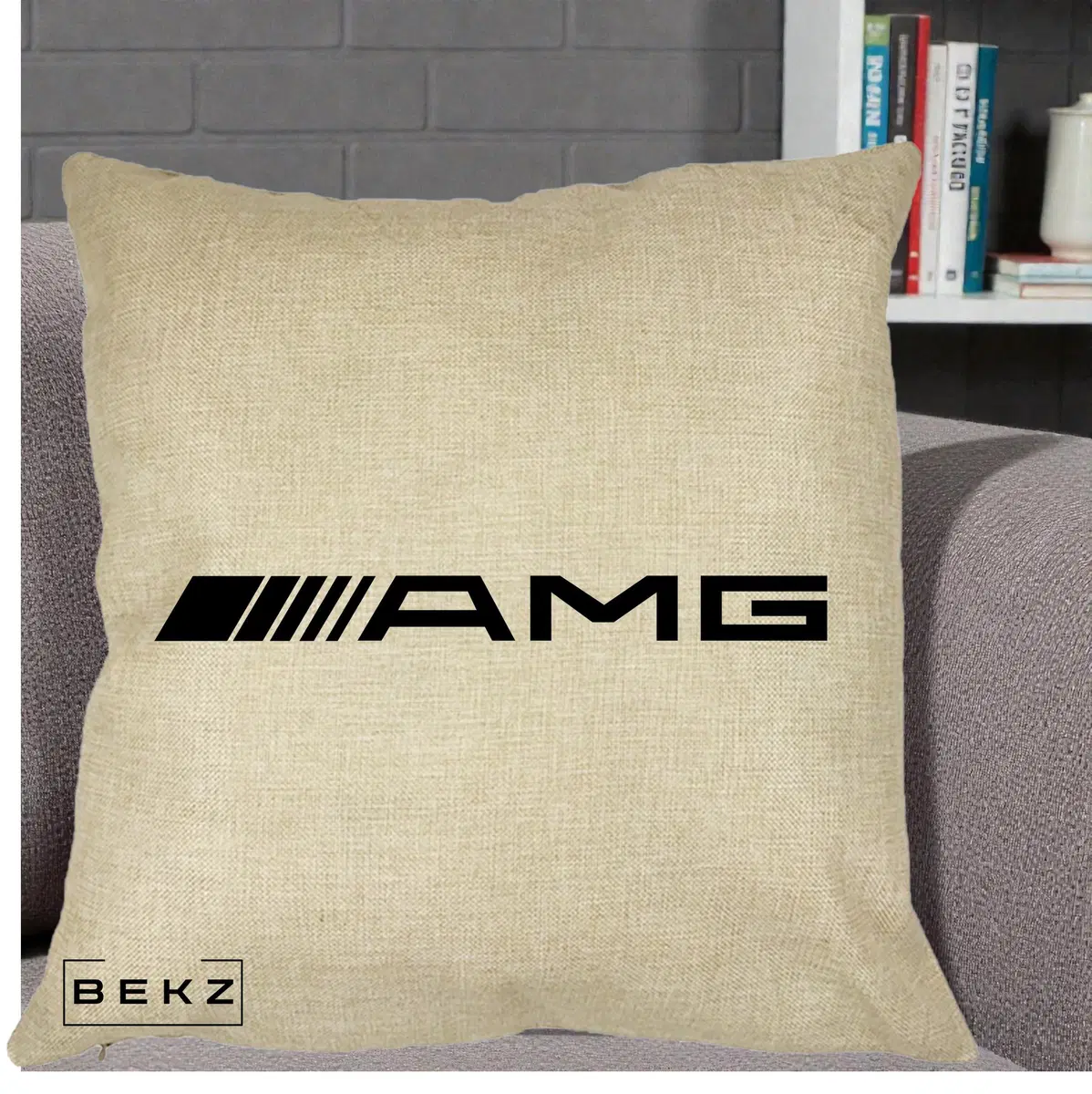 Perna Decorativa Logo AMG Mercedes Negru pe Fond crem, 40x40 cm, Crem, Husa Detasabila, Perna, BEKZ®