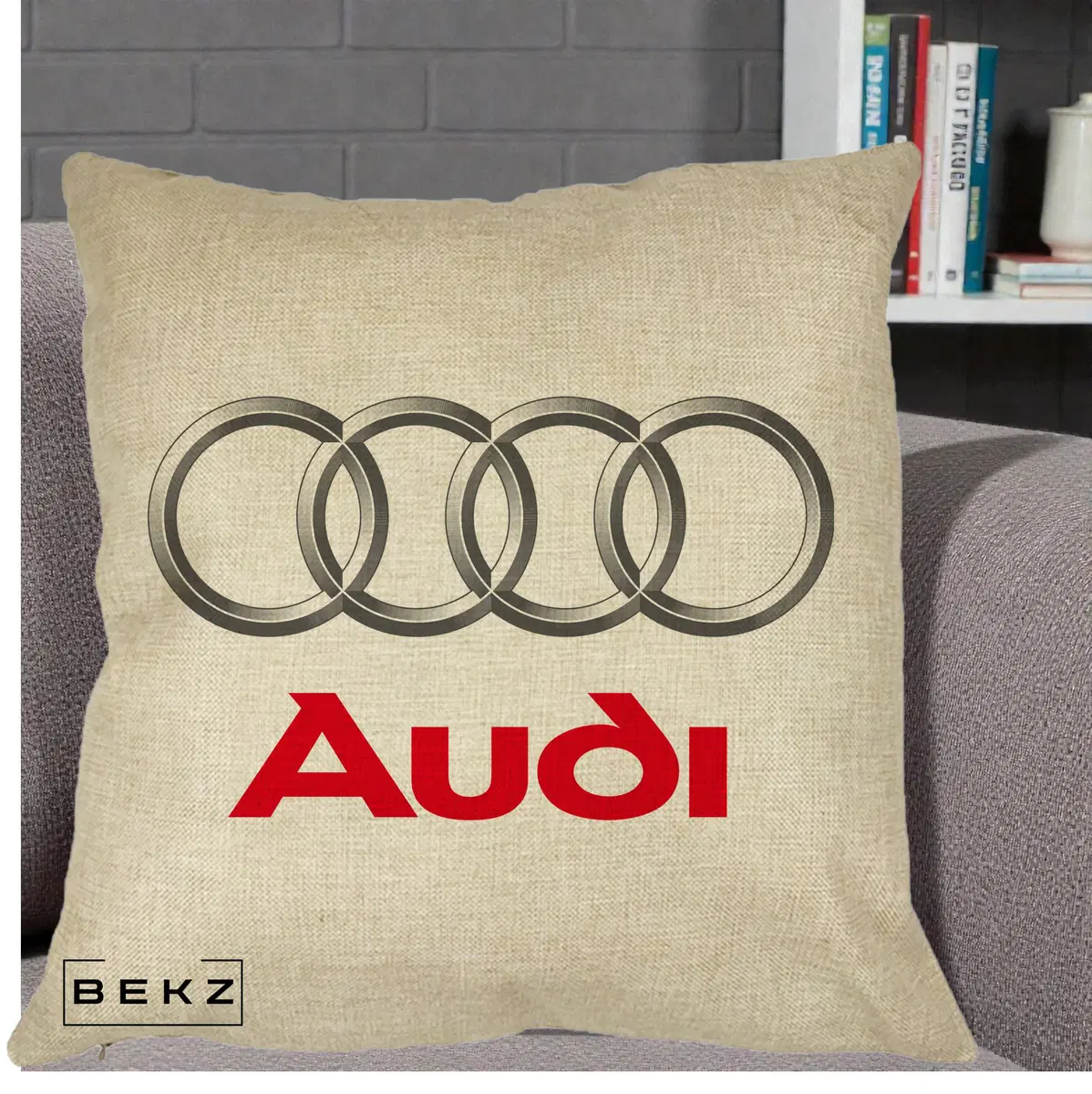 Perna Decorativa Logo Audi Patru Inele Argintii pe Fond crem, 40x40 cm, Crem, Husa Detasabila, Perna, BEKZ®