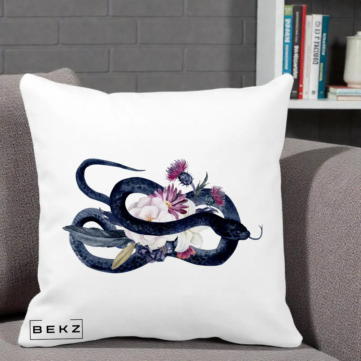 Perna Decorativa Sarpe Negru cu Flori Gothic, 40x40 cm, Alba Mata, Husa Detasabila, Perna, BEKZ®