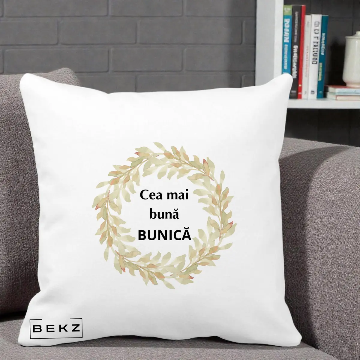 Perna Decorativa Cea Mai Buna Bunica Coronita Frunze Acuarela, 40x40 cm, Alba Mata, Husa Detasabila, Perna, BEKZ®