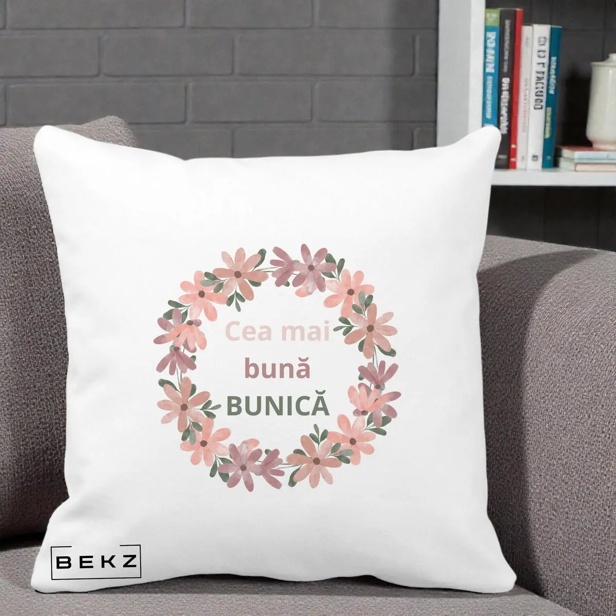 Perna Decorativa Cea Mai Buna Bunica Coronita Flori Roz, 40x40 cm, Alba Mata, Husa Detasabila, Perna, BEKZ®