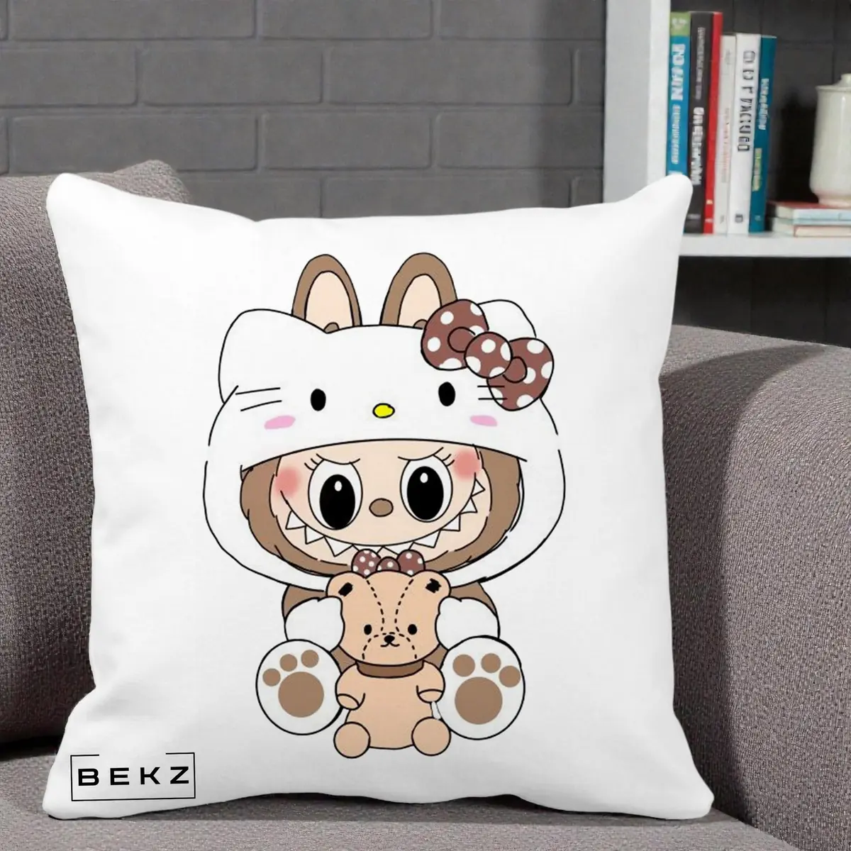 Perna Decorativa Labubu x Hello Kitty Maro-Vintage, 40x40 cm, Alba Mata, Husa Detasabila, Perna, BEKZ®