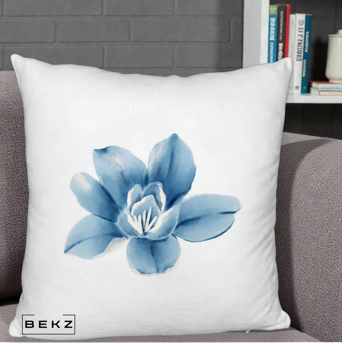 Perna Decorativa Magnolie Albastra Acuarela, 40x40 cm, Alb Pufos, Husa Detasabila, Perna, BEKZ®