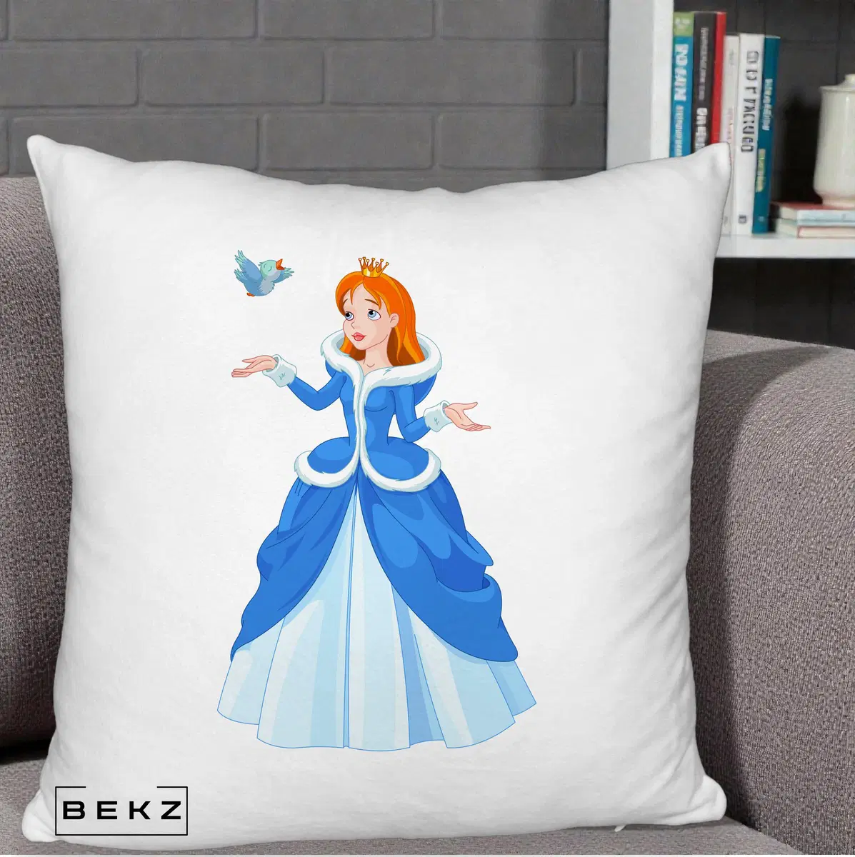 Perna Decorativa Printesa Albastra cu Pasare, 40x40 cm, Alb Pufos, Husa Detasabila, Perna, BEKZ®