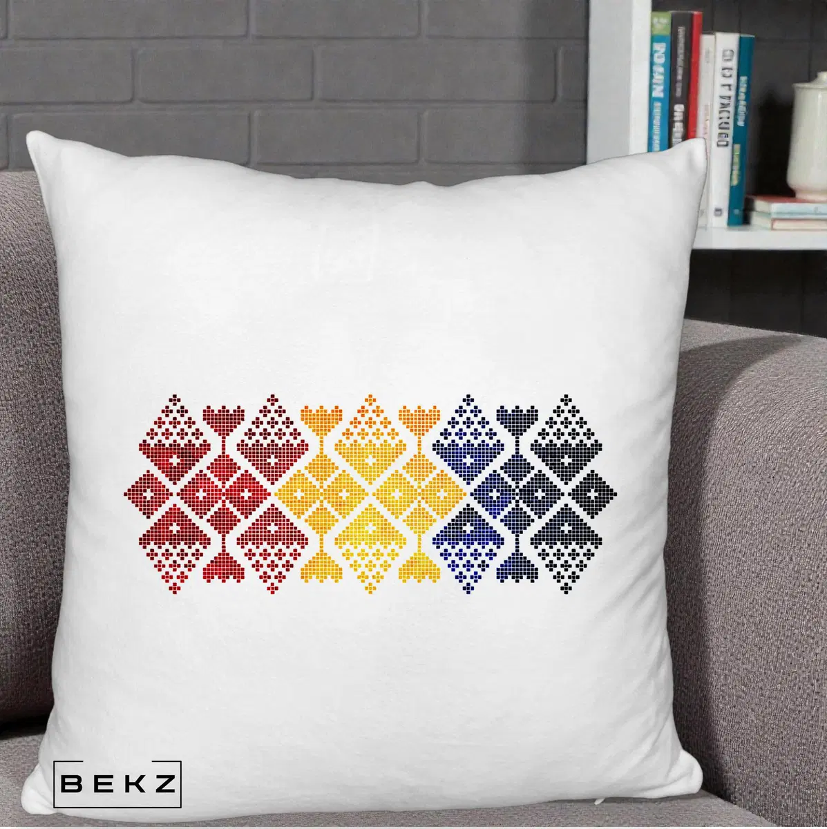Perna Decorativa Motiv Tricolor Romanesc Broderie, 40x40 cm, Alb Pufos, Husa Detasabila, Perna, BEKZ®
