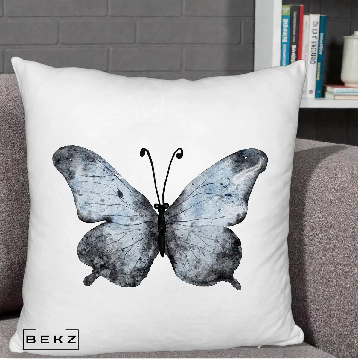 Perna Decorativa Fluture Acuarela Albastru-Gri, 40x40 cm, Alb Pufos, Husa Detasabila, Perna, BEKZ®