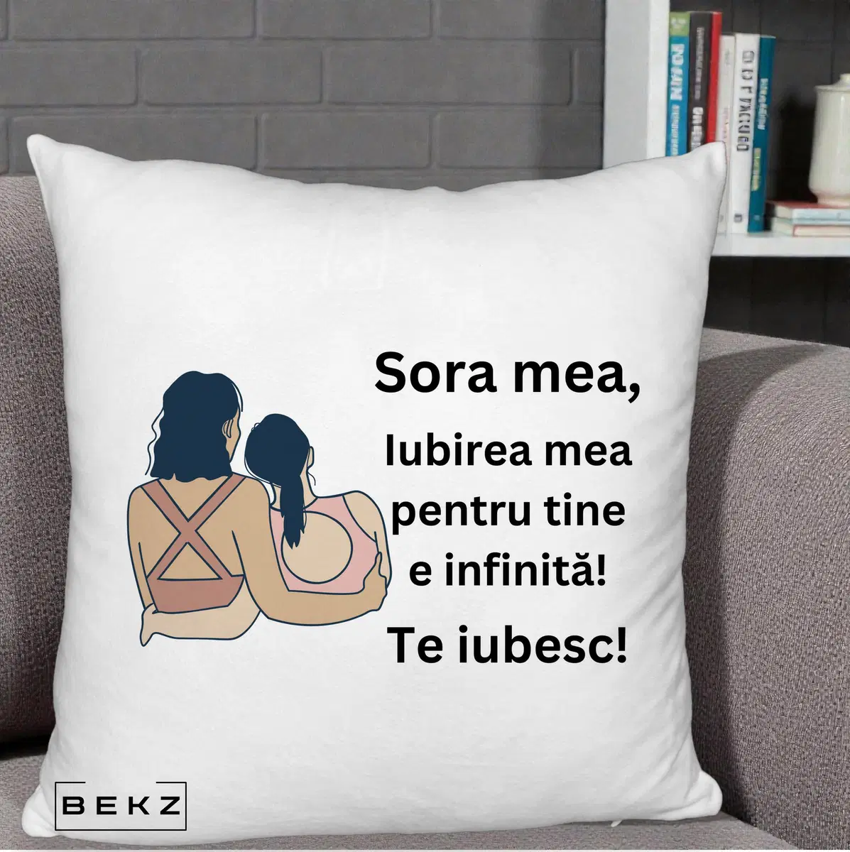 Perna Decorativa Sora Mea Te Iubesc Doua Fete Fashioniste Line Art, 40x40 cm, Alb Pufos, Husa Detasabila, Perna, BEKZ®