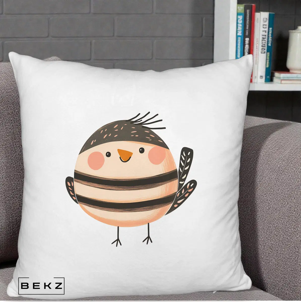 Perna Decorativa Pui Kawaii Bej-Negru Dungat, 40x40 cm, Alb Pufos, Husa Detasabila, Perna, BEKZ®