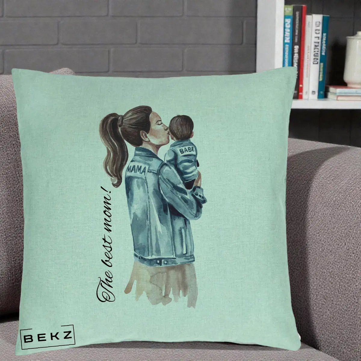 Perna Decorativa The Best Mom Jachete Denim, 40x40 cm, Verde Menta, Husa Detasabila, Perna, BEKZ®