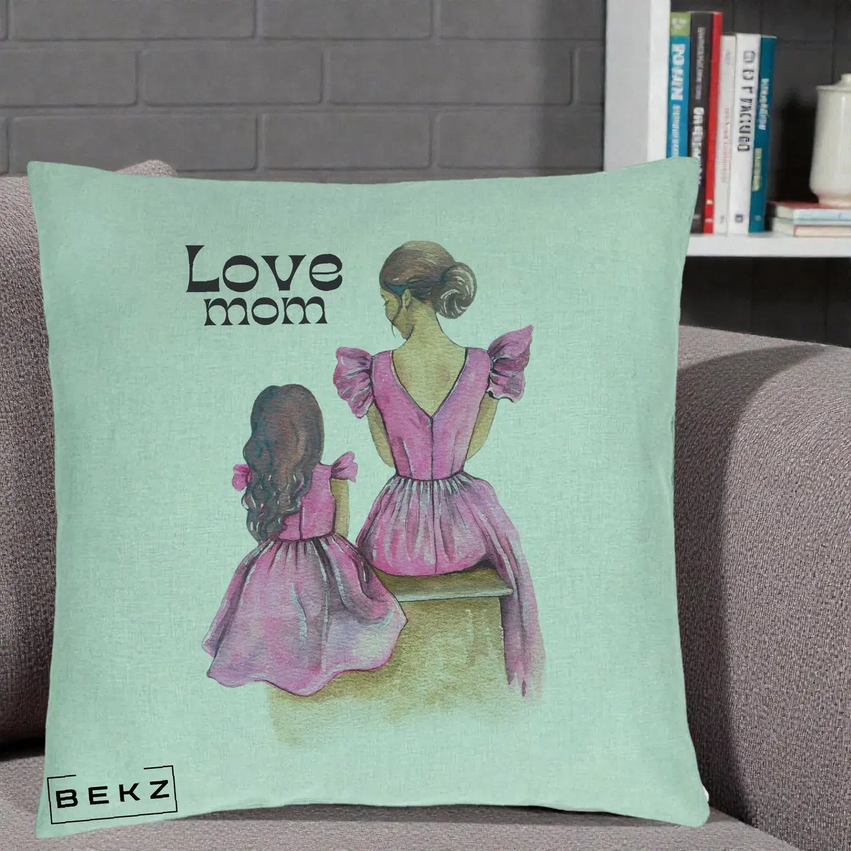 Perna Decorativa Love Mom Rochii Roz, 40x40 cm, Verde Menta, Husa Detasabila, Perna, BEKZ®