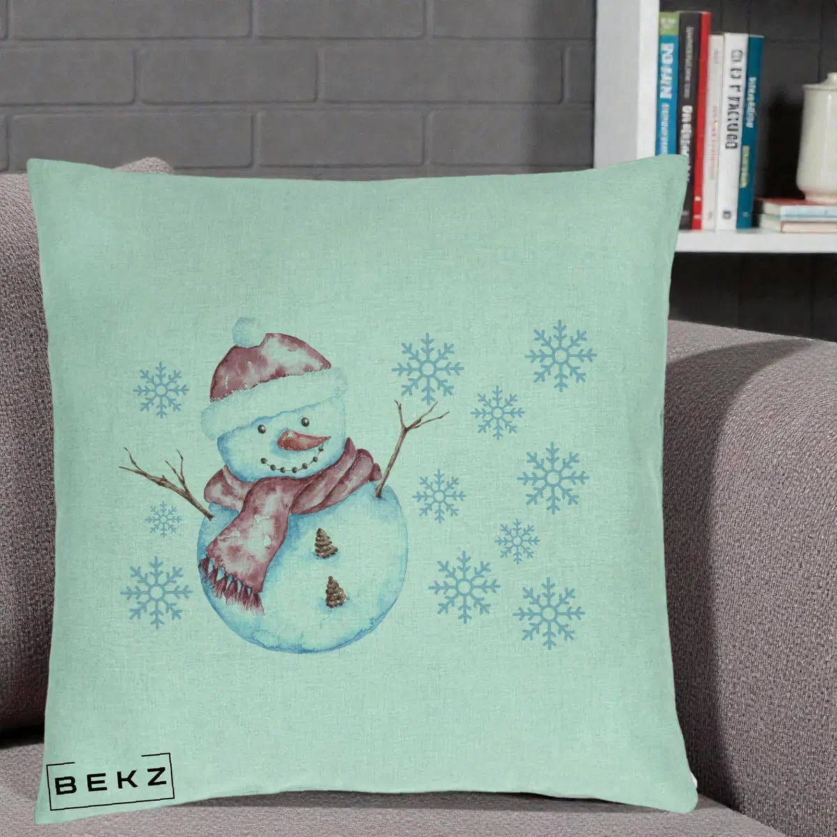 Perna Decorativa Om de Zapada Rosu cu Fulgi, 40x40 cm, Verde Menta, Husa Detasabila, Perna, BEKZ®