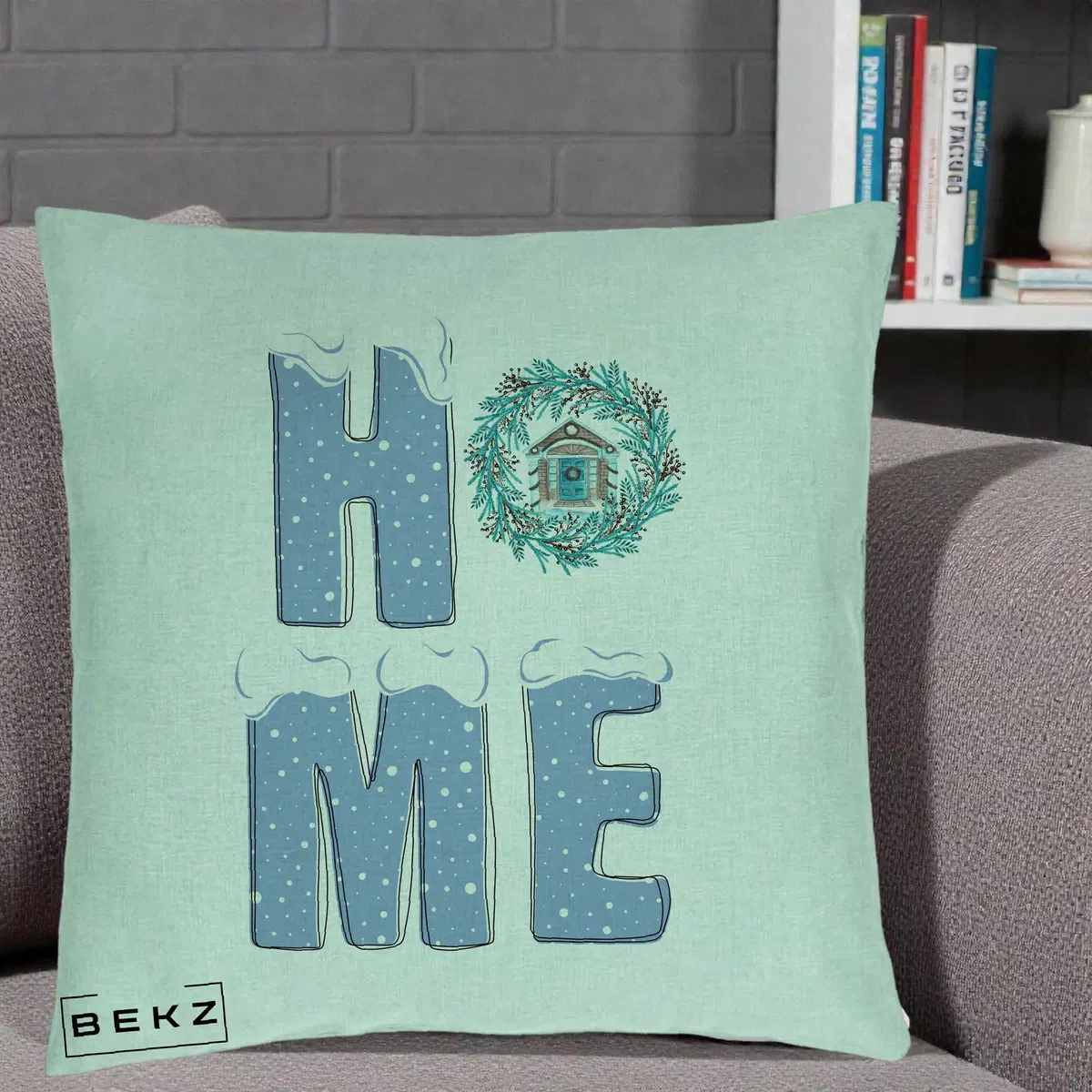 Perna Decorativa HOME Iarna cu Coroana, 40x40 cm, Verde Menta, Husa Detasabila, Perna, BEKZ®