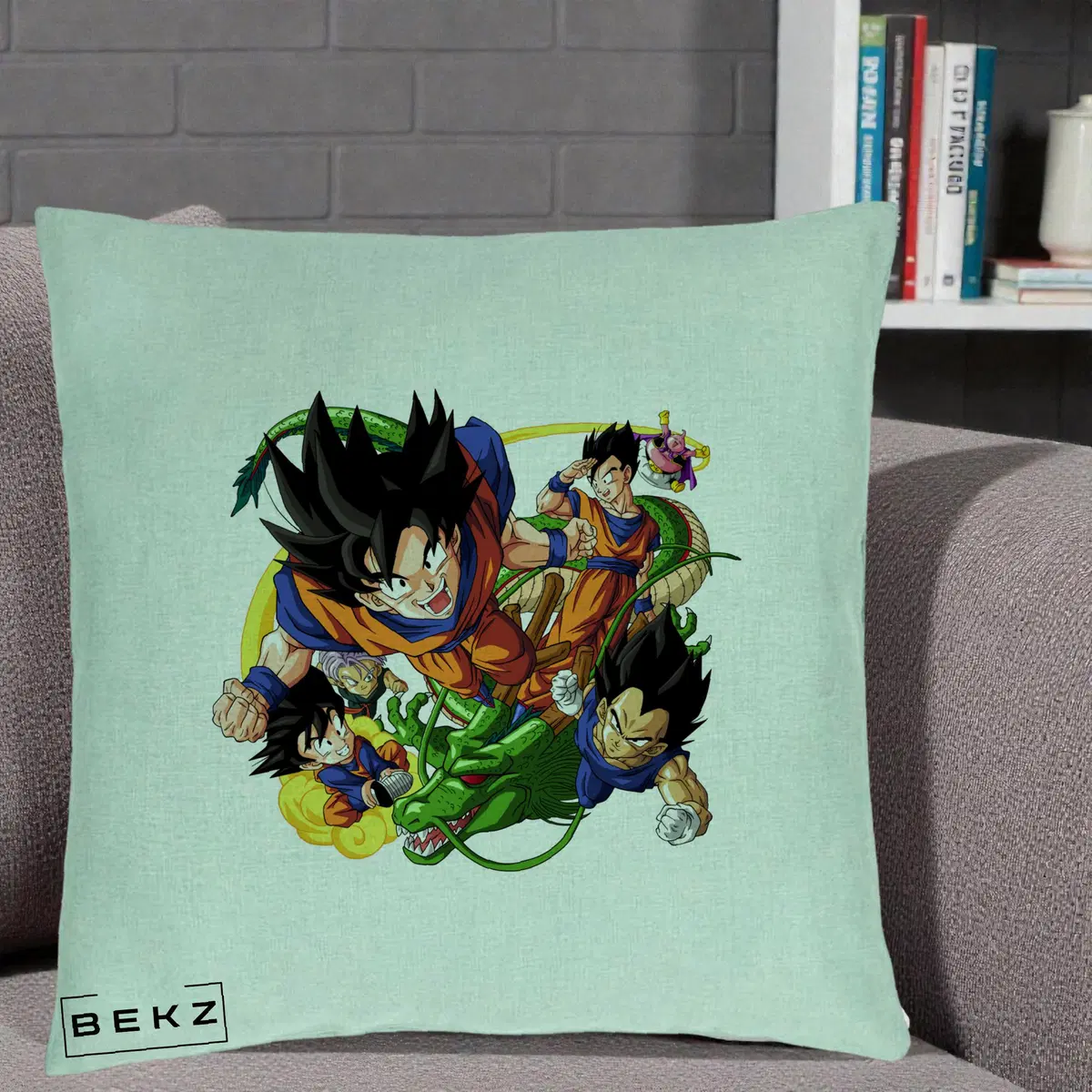 Perna Decorativa Dragon Ball Goku si Shenron Actiune, 40x40 cm, Verde Menta, Husa Detasabila, Perna, BEKZ®
