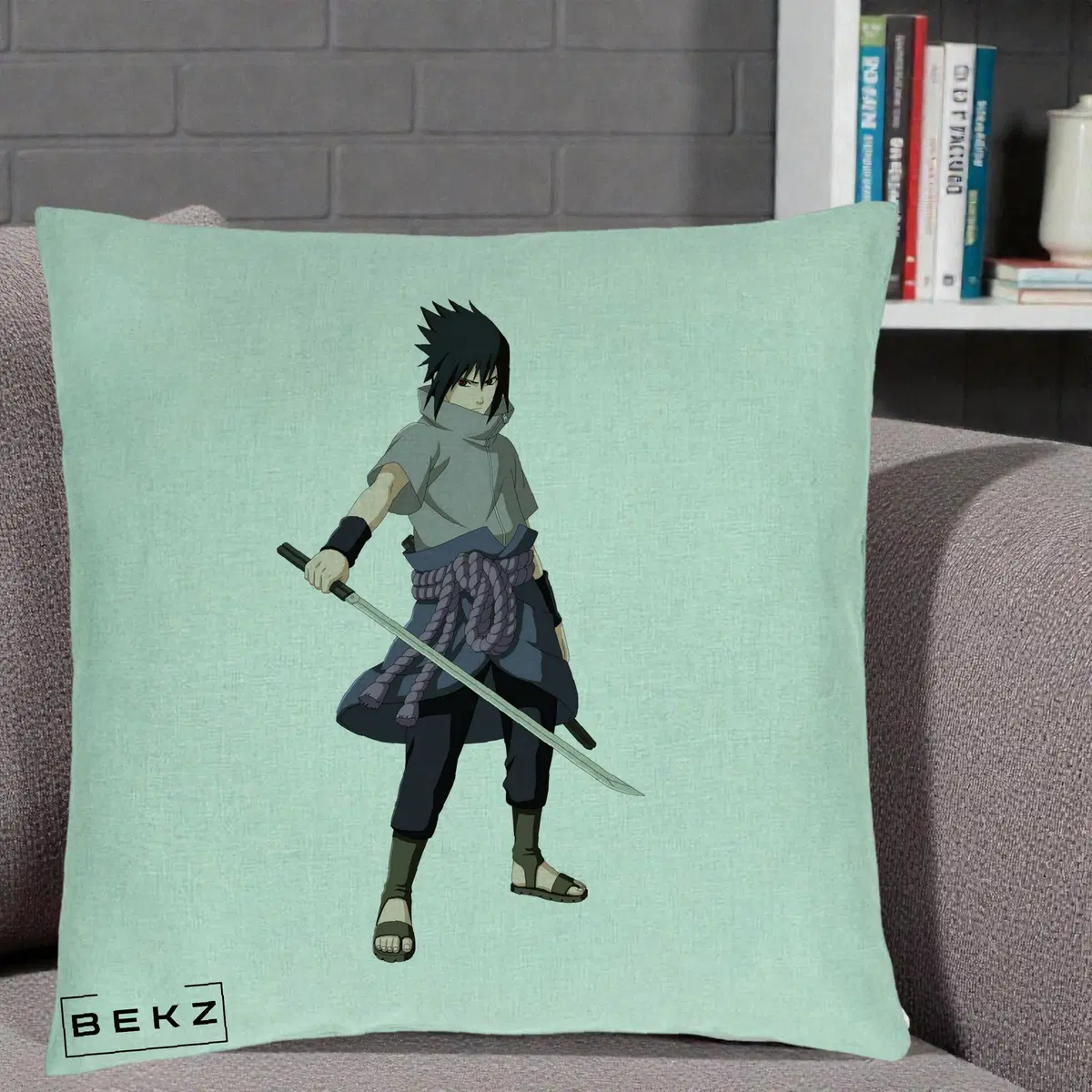 Perna Decorativa Naruto Sasuke Uchiha cu Sabia, 40x40 cm, Verde Menta, Husa Detasabila, Perna, BEKZ®