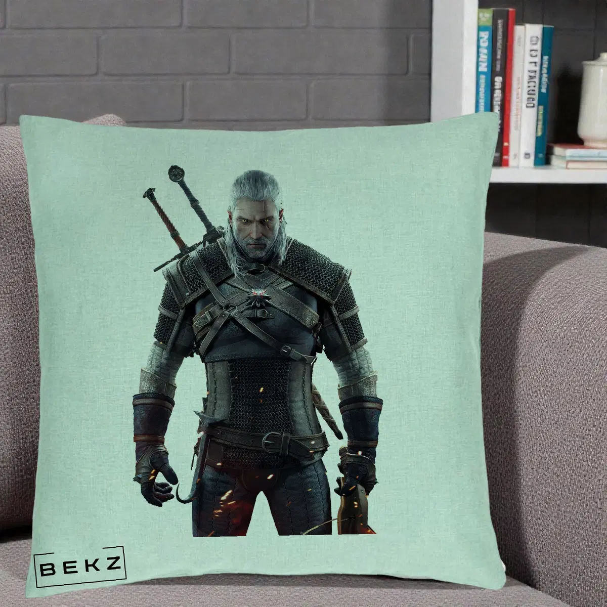 Perna Decorativa The Witcher Geralt of Rivia Portret, 40x40 cm, Verde Menta, Husa Detasabila, Perna, BEKZ®