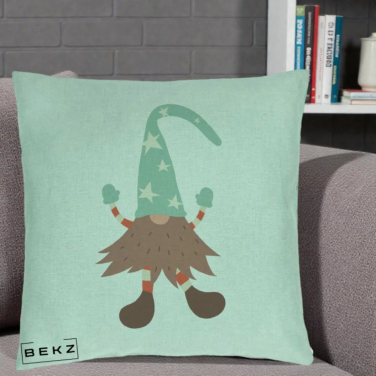 Perna Decorativa Pitic Gnom Nordic cu Cadou Menta, 40x40 cm, Verde Menta, Husa Detasabila, Perna, BEKZ®