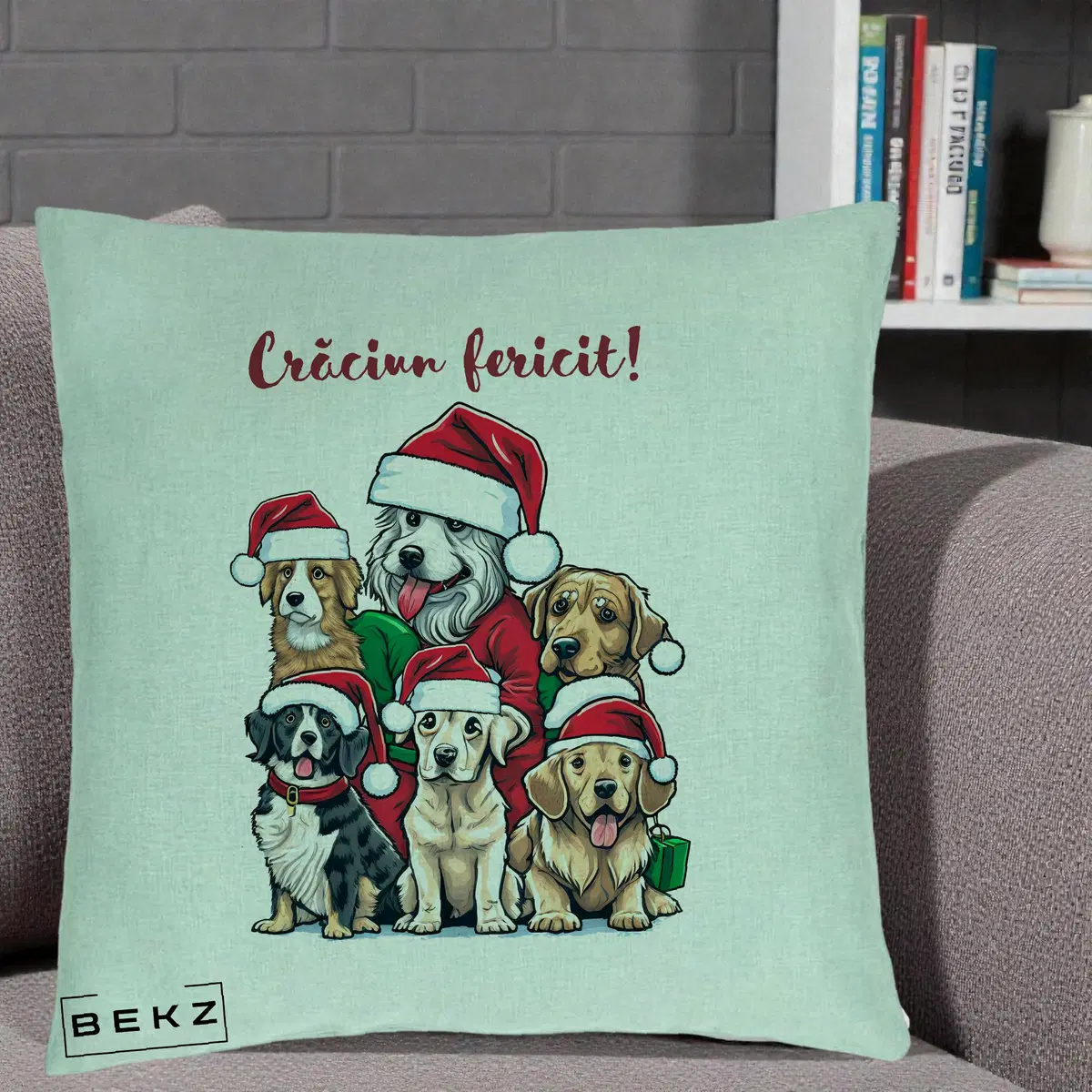 Perna Decorativa Caini cu Bonete Craciun Fericit, 40x40 cm, Verde Menta, Husa Detasabila, Perna, BEKZ®