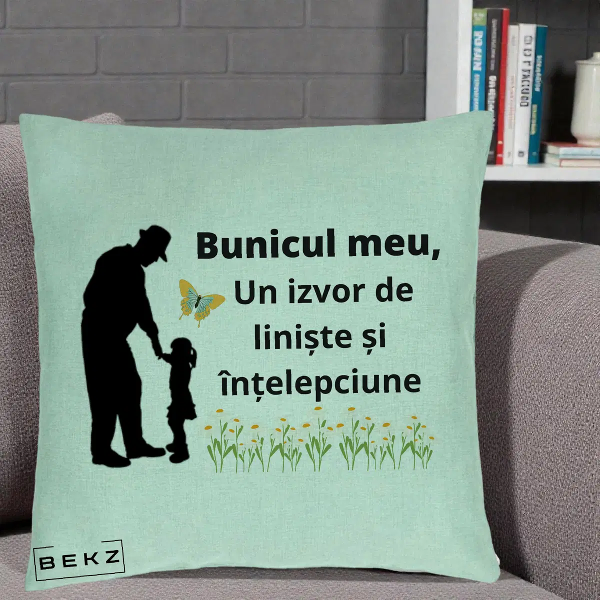 Perna Decorativa Bunicul Meu Izvor de Liniste cu Fluture si Fetita, 40x40 cm, Verde Menta, Husa Detasabila, Perna, BEKZ®