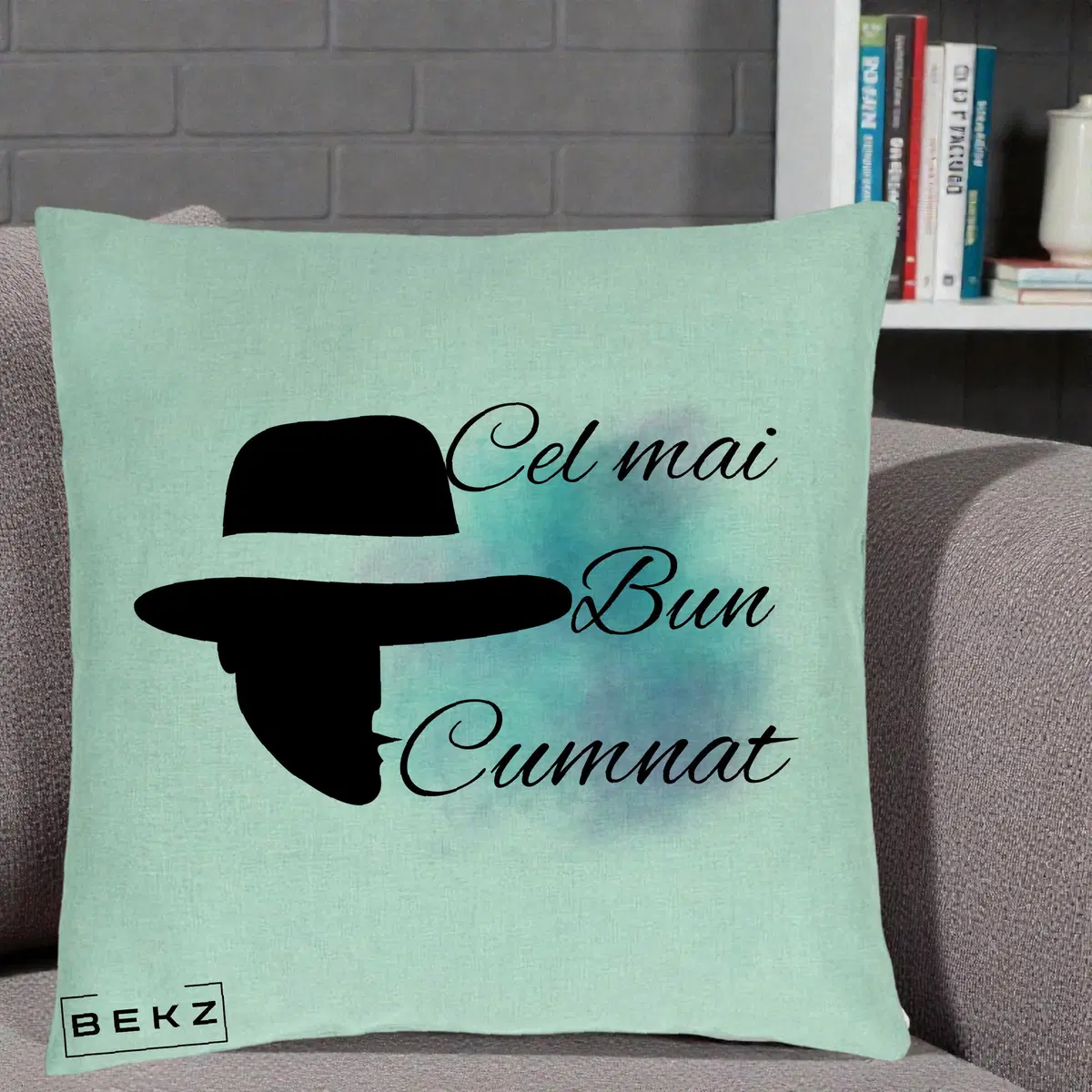 Perna Decorativa Cel mai Bun Cumnat cu Silueta Palarie si Pete Teal-Roz, 40x40 cm, Verde Menta, Husa Detasabila, Perna, BEKZ®