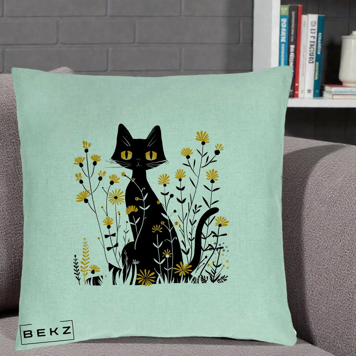 Perna Decorativa Pisica Neagra Ochi Galbeni Flori Galbene, 40x40 cm, Verde Menta, Husa Detasabila, Perna, BEKZ®