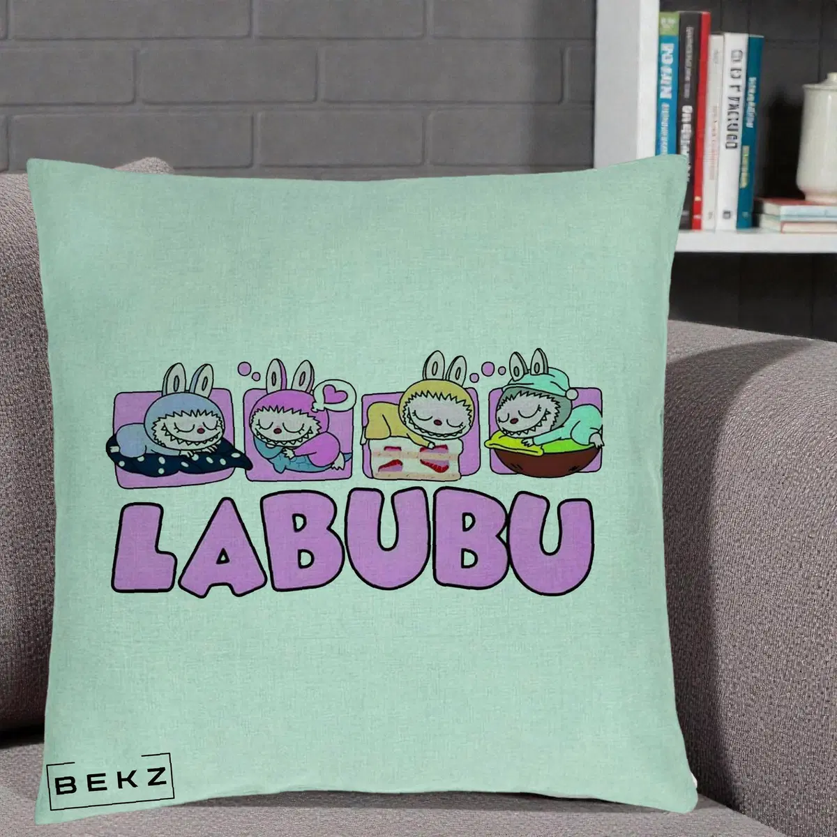 Perna Decorativa Labubu Sleeping Quad, 40x40 cm, Verde Menta, Husa Detasabila, Perna, BEKZ®