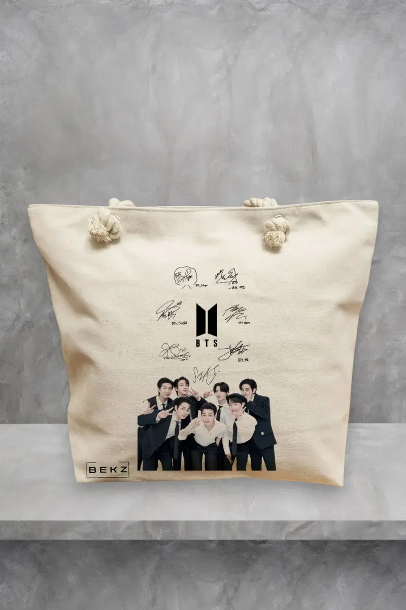 Geanta de Plaja Canvas Tote pentru femei, model BTS Army 6 cu semnaturii, 40x51 cm, Bej, BEKZ®